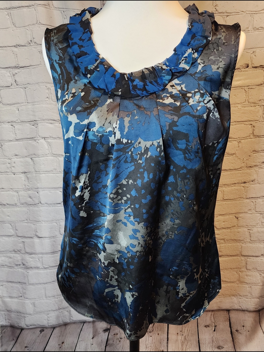 Sleeveless Blue Print Ruffle-Neck Women’s Top